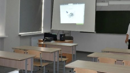 Школьники оренбургского Гая переходят на дистанционное обучение