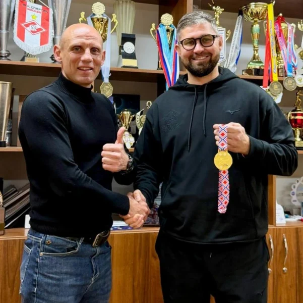 Лидеры единоборств на крымском побережье: встреча "Борцовского братства" Лидеры единоборств на крымском побережье: встреча "Борцовского братства"